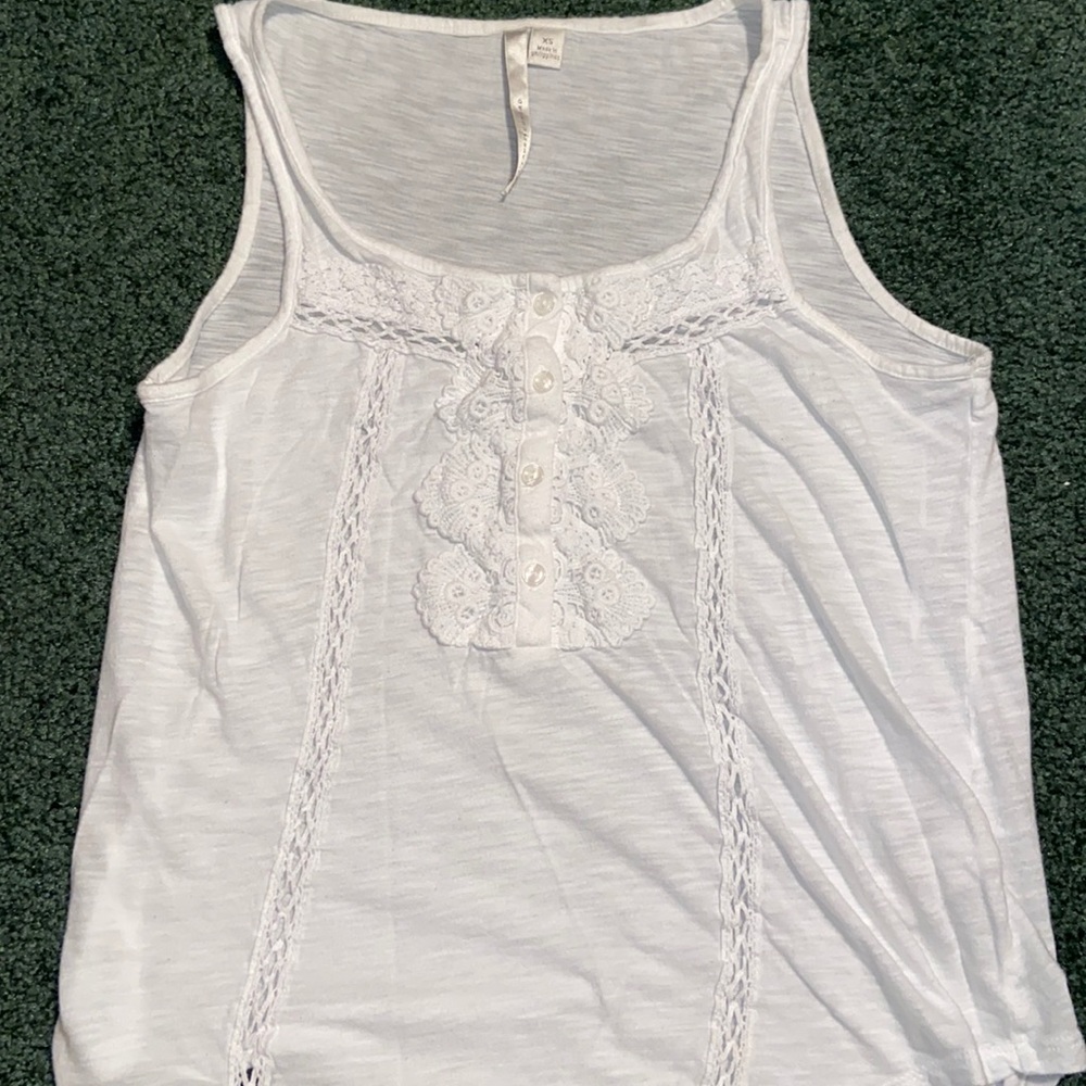 White LC Tank